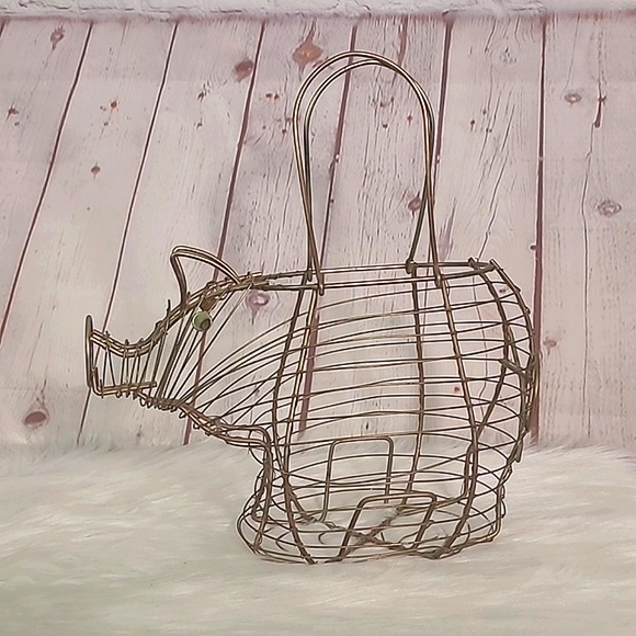 Vintage Rustic Metal Wire Farmouse Pig Piggie Egg Basket With Handles Gold Tone - Picture 4 of 15